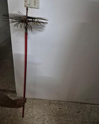 spazzola per camino