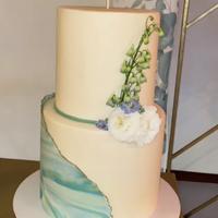 Torta scenografica bianco e verde salvia