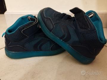 Scarpa Geox bambino n°32 con luci