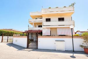 3 LOCALI A ANZIO