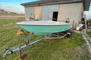 Cofano spazio 5 + tohatsu mega 40+ carrello