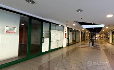 NEGOZIO A GARDONE VAL TROMPIA