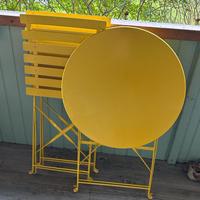 Tavolo pieghevole con 2 sedie