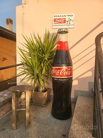 BOTTIGLIA COCA COLA GIGANTE PUBBLICITARIA ITALIA90