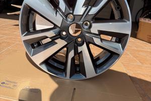 Cerchio in alluminio nuova Nissan Micra