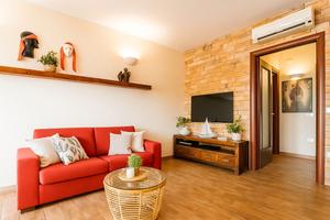 Bivano ristrutturato doppio balcone a Villasimius