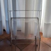 Sedia in plastica trasparente