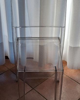 Sedia in plastica trasparente