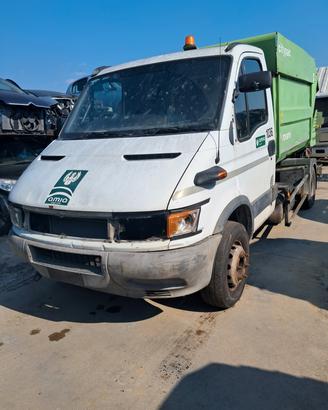 Iveco Daily 65 anno 2001 ricambi usati