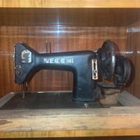 Macchina da cucire Necchi antiquariato