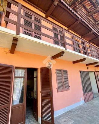 CASA DI CORTE A LEVONE