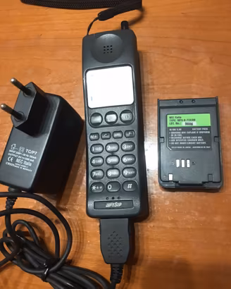 Nec MP5B2D cellulare + caricabatterie anni 80