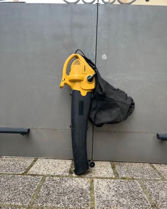 Aspiratore trituratore per giardino