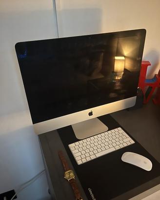 iMac 21.5” 2017 8GB 1TB + tastiera Apple + Mouse