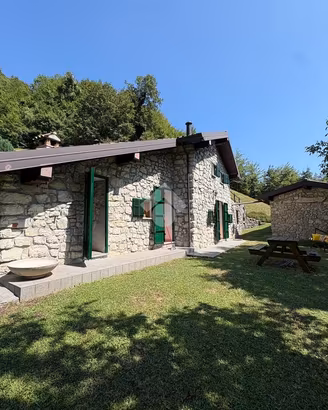 CASA INDIPENDENTE A BERZO SAN FERMO