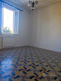 Villa a schiera con giardino e stanzone