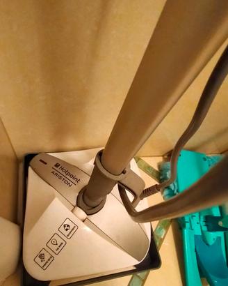 scopa a vapore Hotpoint Ariston + 8 panni