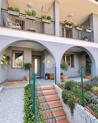 VILLA A SCHIERA A BUTTRIO