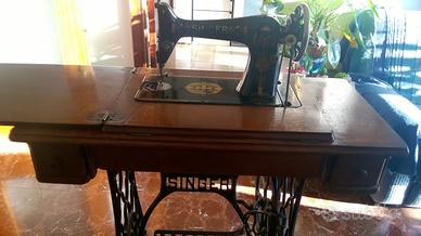 Macchina da cucire d'epoca