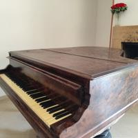 Pianoforte  mezza coda