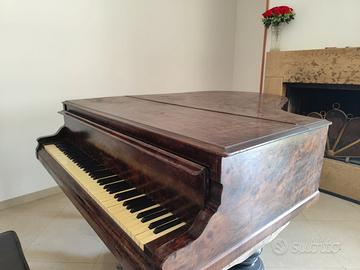 Pianoforte  mezza coda