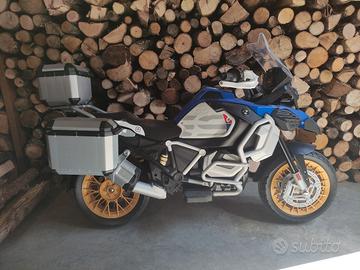 moto elettrica per bimbi  modello BMW GS  R1250 HP