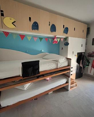 Cameretta IKEA STUVA con ponte, letto e scrivania