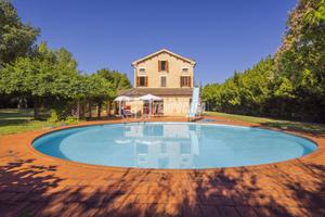 Villa a Monte San Giusto 8 locali