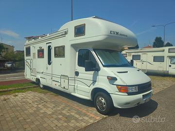 Camper EVM Monoscocca Vetroresina 8m - patente C