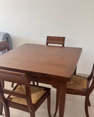 Tavolo allungabile in legno con 4 sedie impagliate