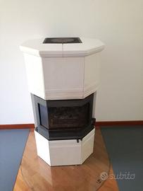 Stufa a legna in ceramica