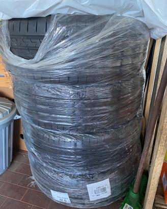 TRENO GOMME CONTINENTAL 215/50 r18 92V