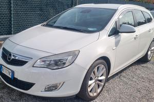 Opel Astra 1.7 CDTI SPORT TOURER GUIDABILE DA NEOP
