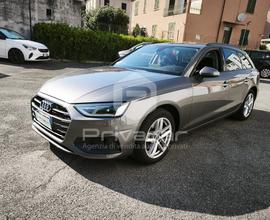 AUDI A4 30 TDI Business Advanced
