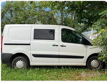 Autocarro camperizzato