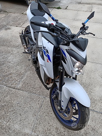 Suzuki gsx s 1000