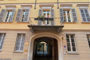 TRILOCALE CENTRALISSIMO in ELEGANTE PALAZZO