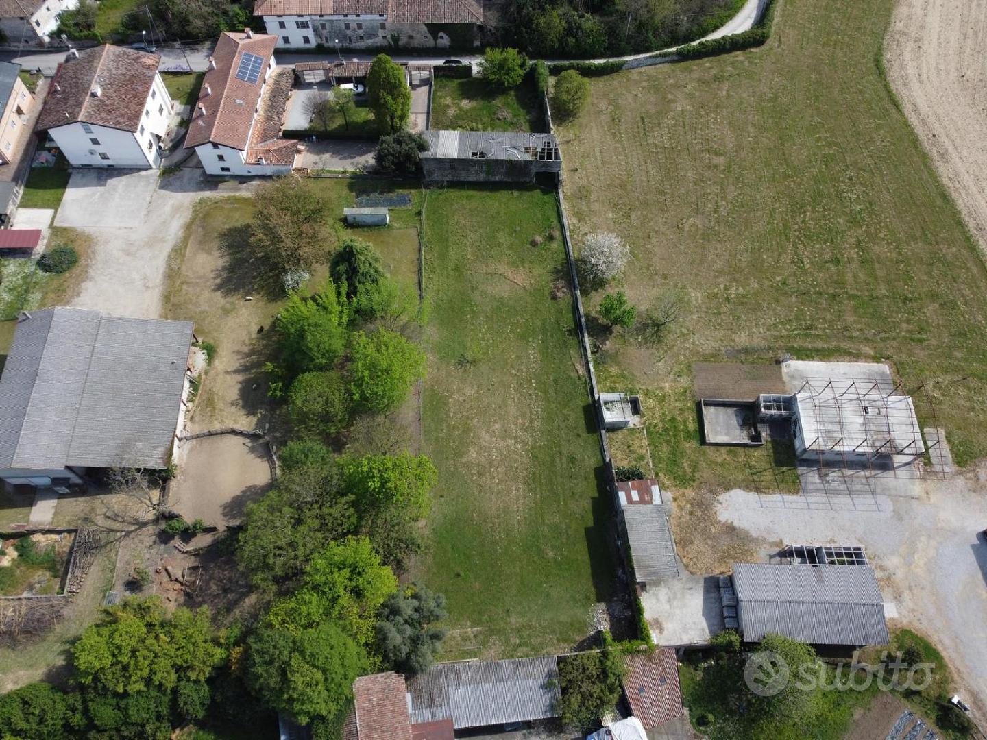 RUSTICO CON TERRENO - Vista 5