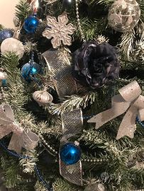 Addobbi natalizi blu e argento