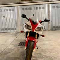 La regina delle superbike yamaha yzf r1 1998