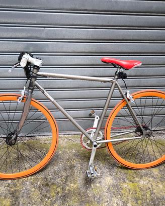 Bicicletta urbana single speed/scatto fisso