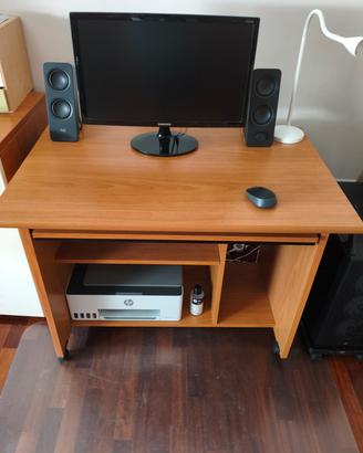 scrivania pc