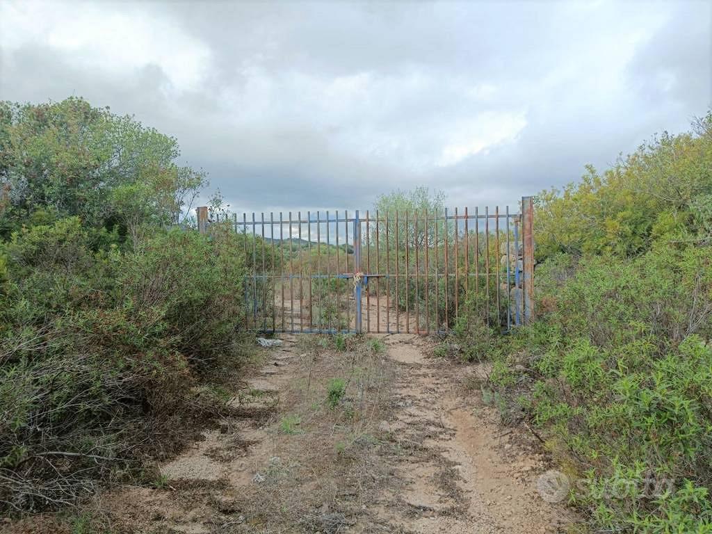 Terreno di 65000 m² a Telti - Vista 2