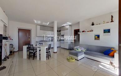 Ampio trilocale in zona centrale