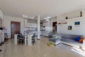 Ampio trilocale in zona centrale