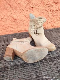 STIVALETTI BASSI IN PELLE