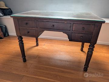 Scrivania in legno 800