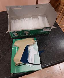 PISTOLA SPARAFILI PER CARTELLINI