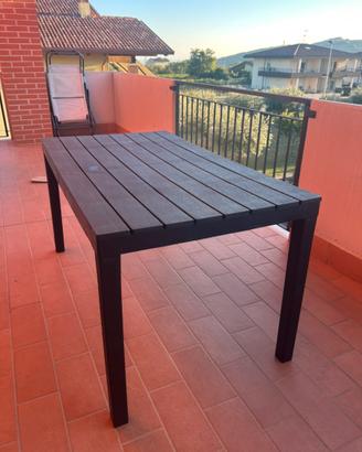 Tavolo in resina colore antracite
