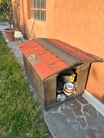 Cuccia per cani in legno